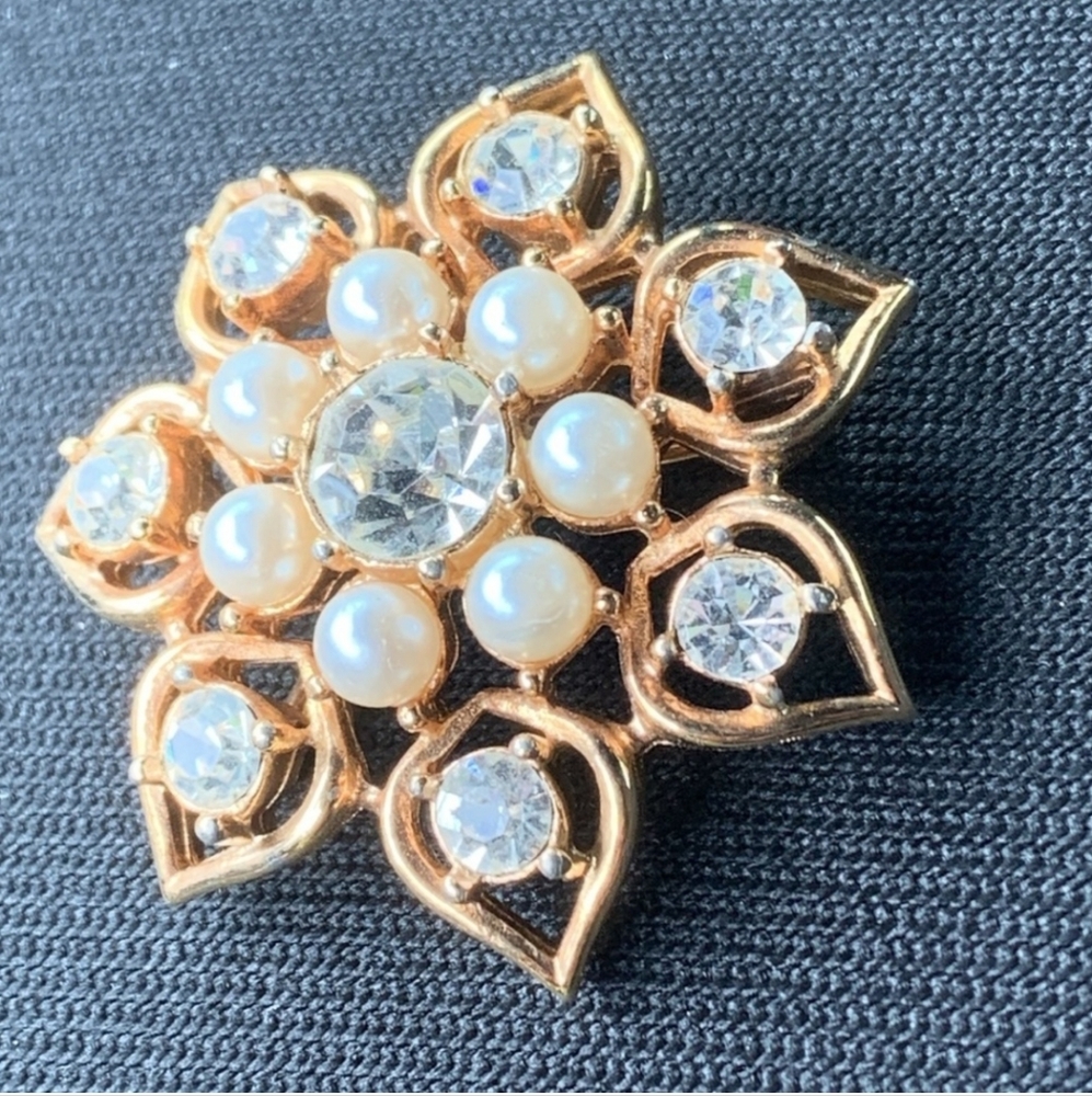 Sarah Coventry Signed Brooch & Pendant